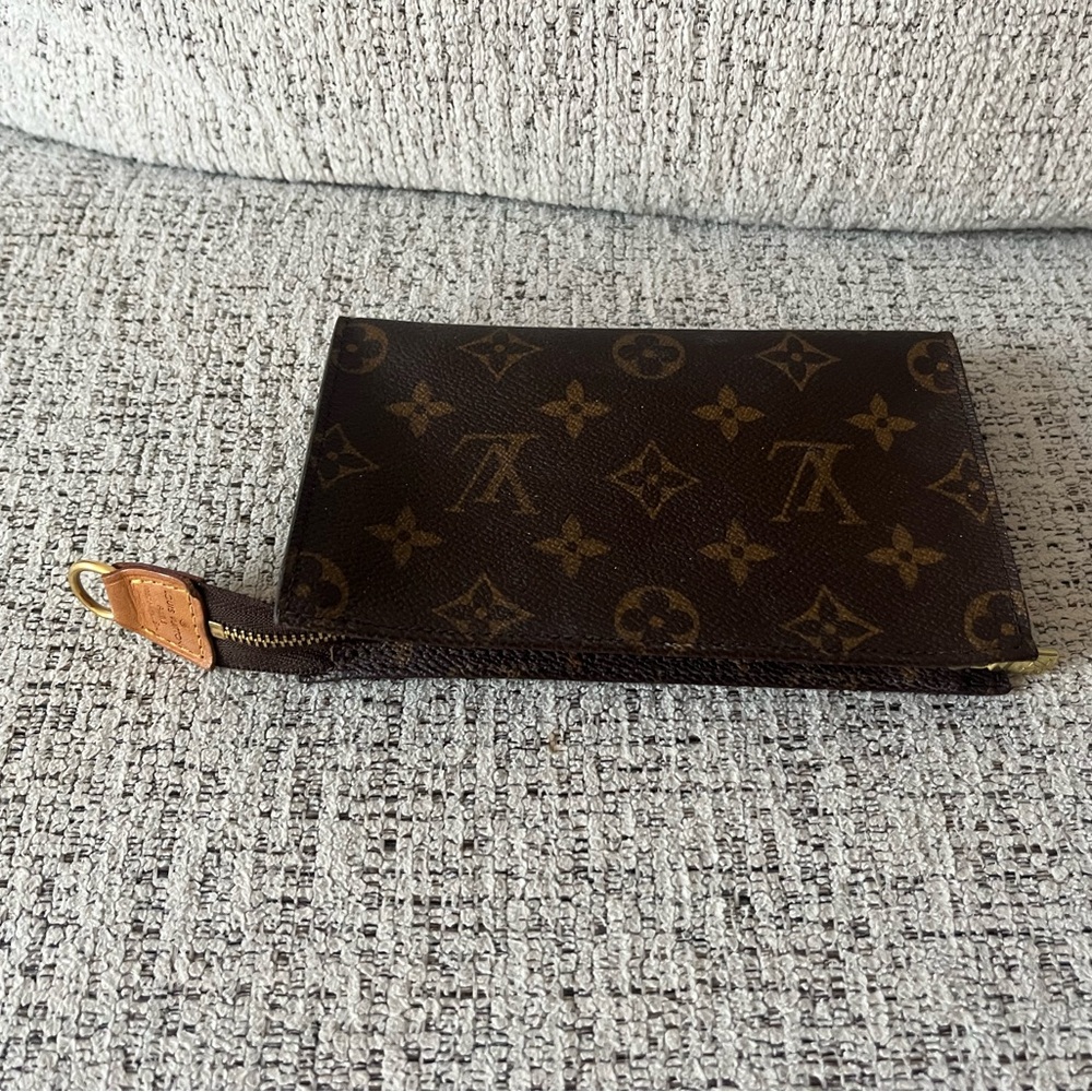 Louis Vuitton Brown and Gold Zippered Pouch - Picture 6 of 10